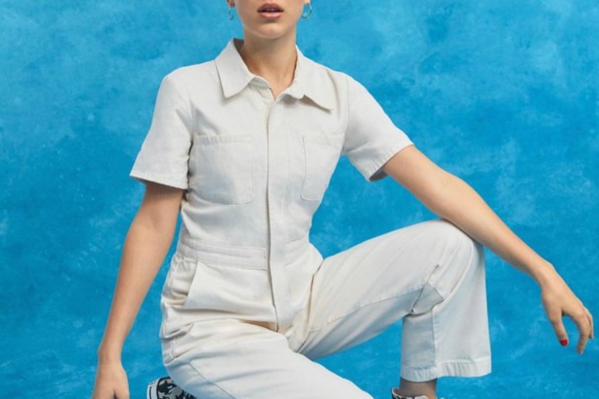 Millie Bobby Brown assina coleção de tênis com a Converse