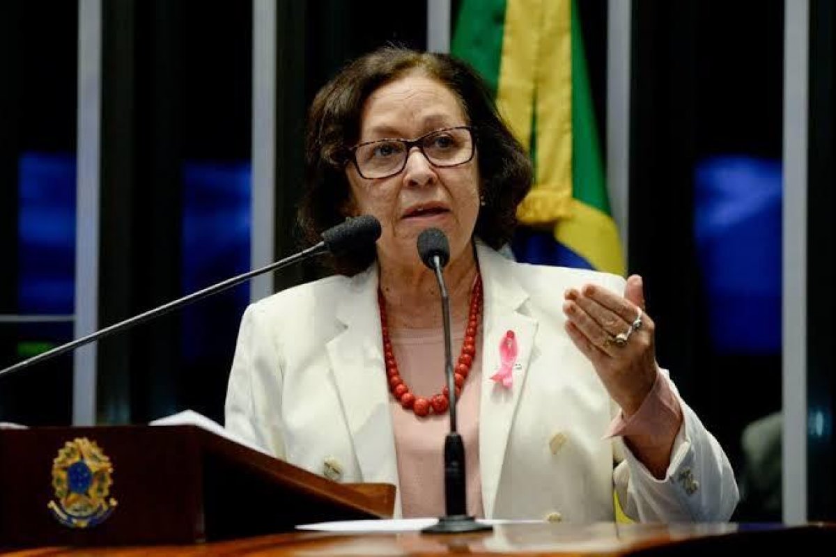 "O presidente Jair Bolsonaro tem uma mente sombria", diz Lídice sobre decreto do uso de máscaras