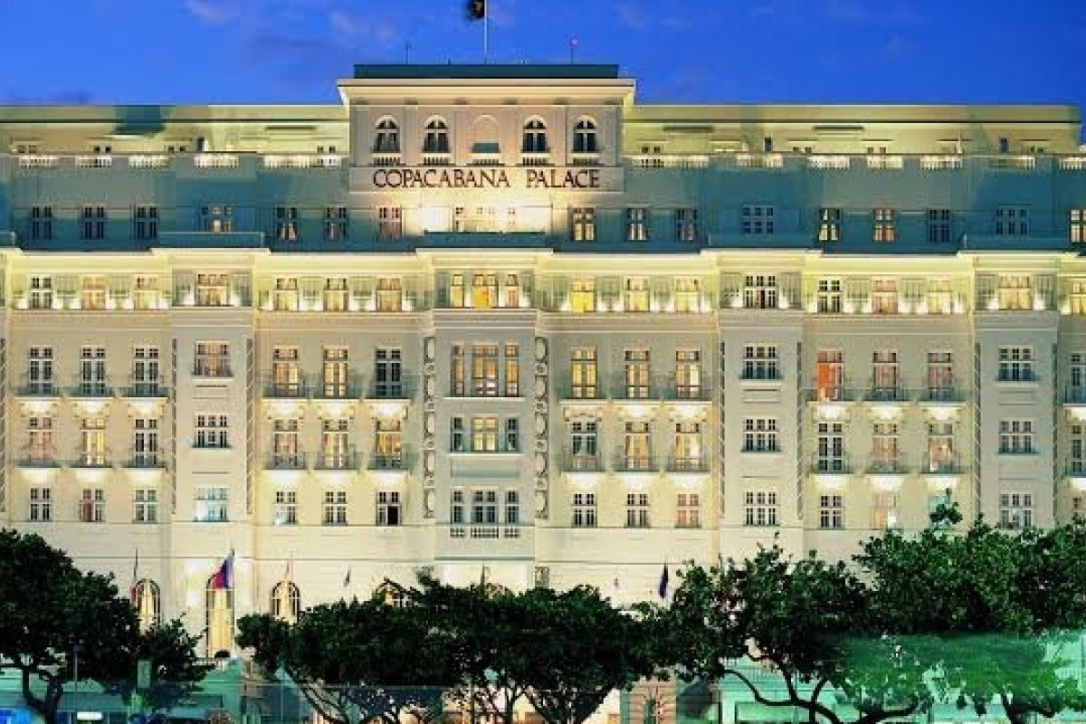 Cartão postal do Rio de Janeiro, Copacabana Palace reabre com restrições