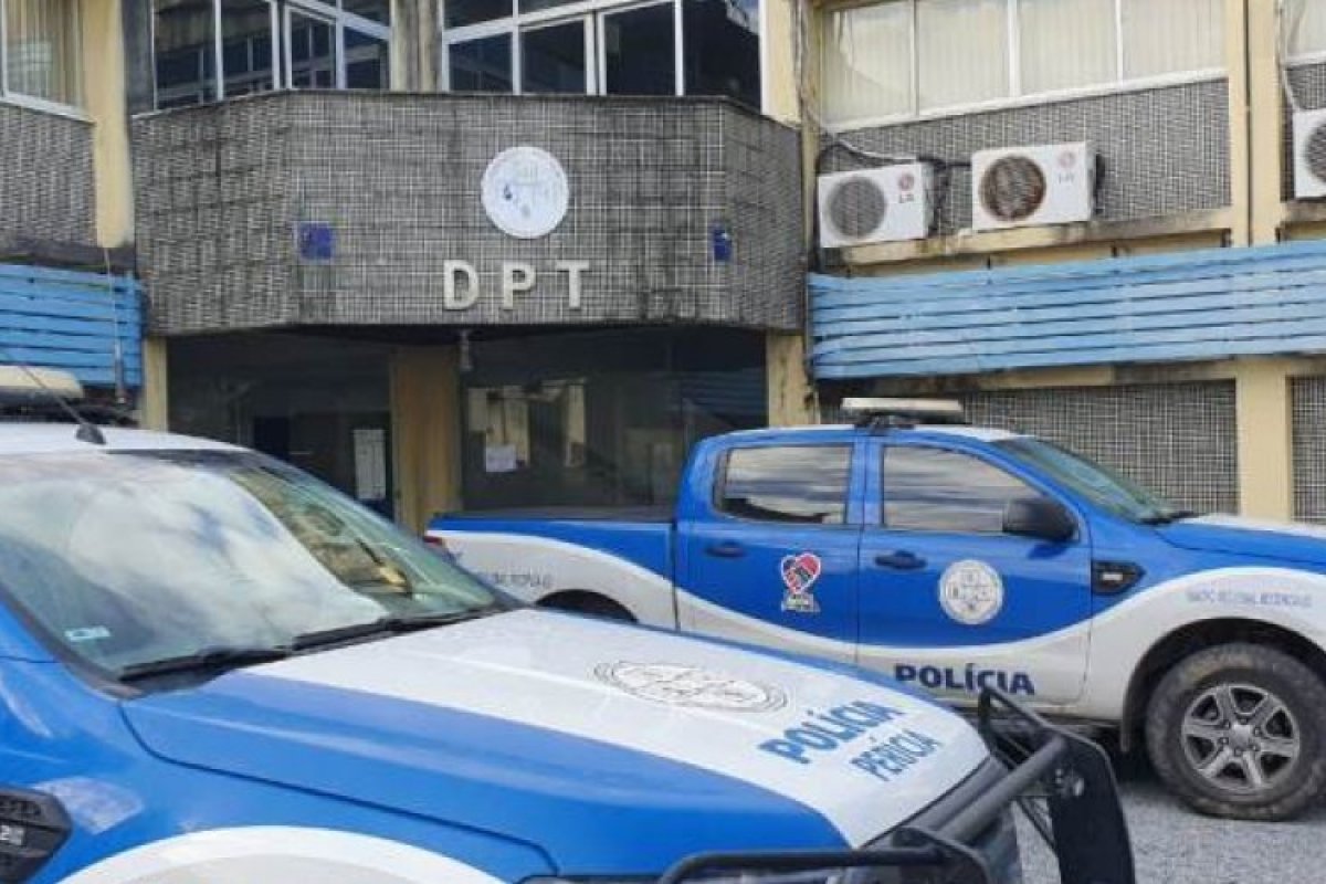 Dois jovens são mortos por tiros e outro fica ferido em Feira de Santana