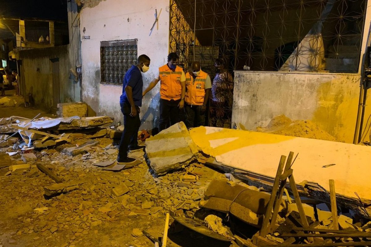 Desabamento de imóvel em Periperi termina com um morto e três feridos