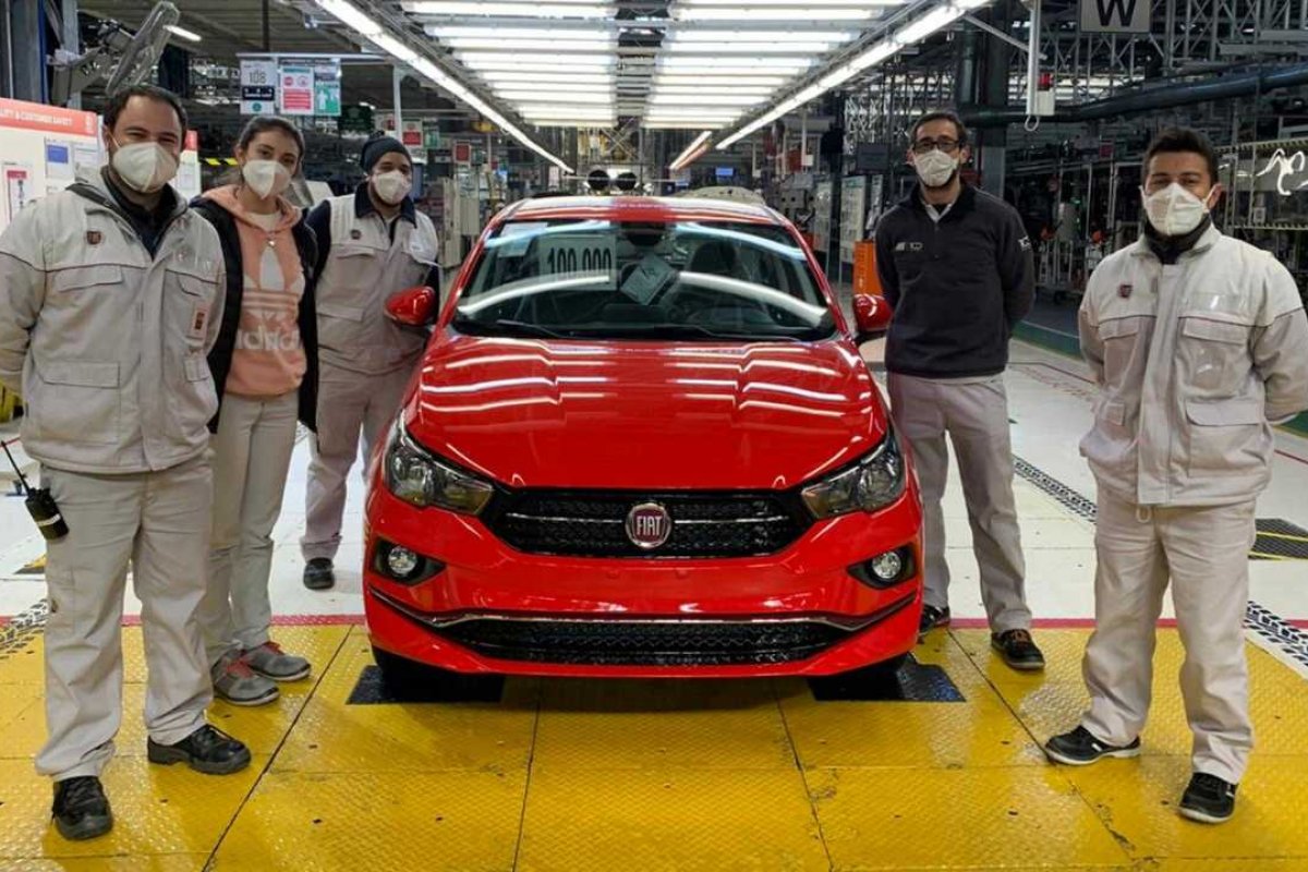 Fiat Cronos: 100 mil unidades fabricadas na Argentina