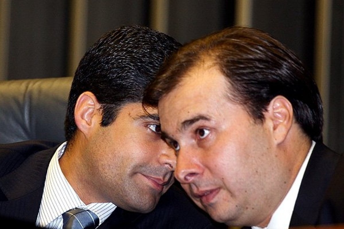 Prefeito se irrita com Maia após votação da Reforma da Previdência