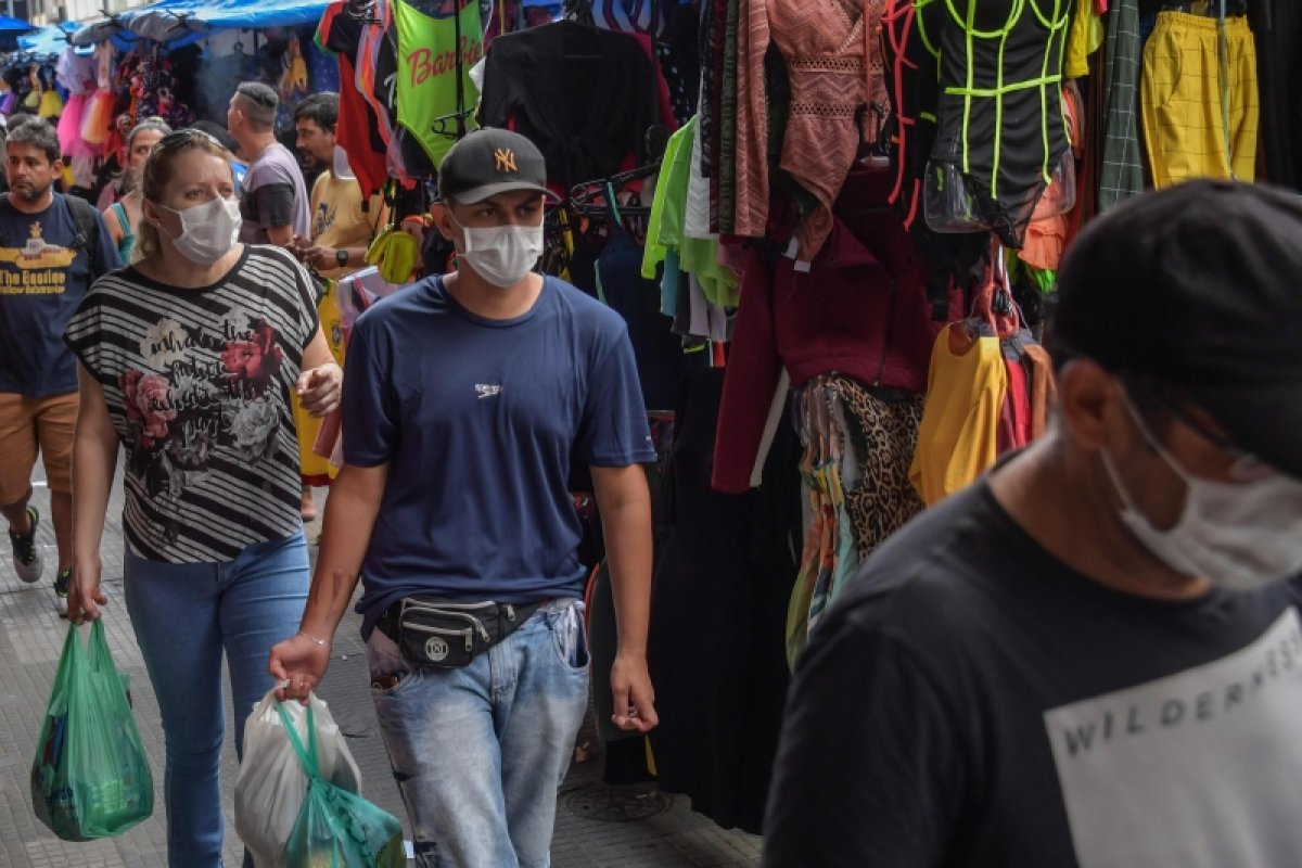 Brasileiro deve recuperar a renda de 2013 só em 2029, diz especialistas