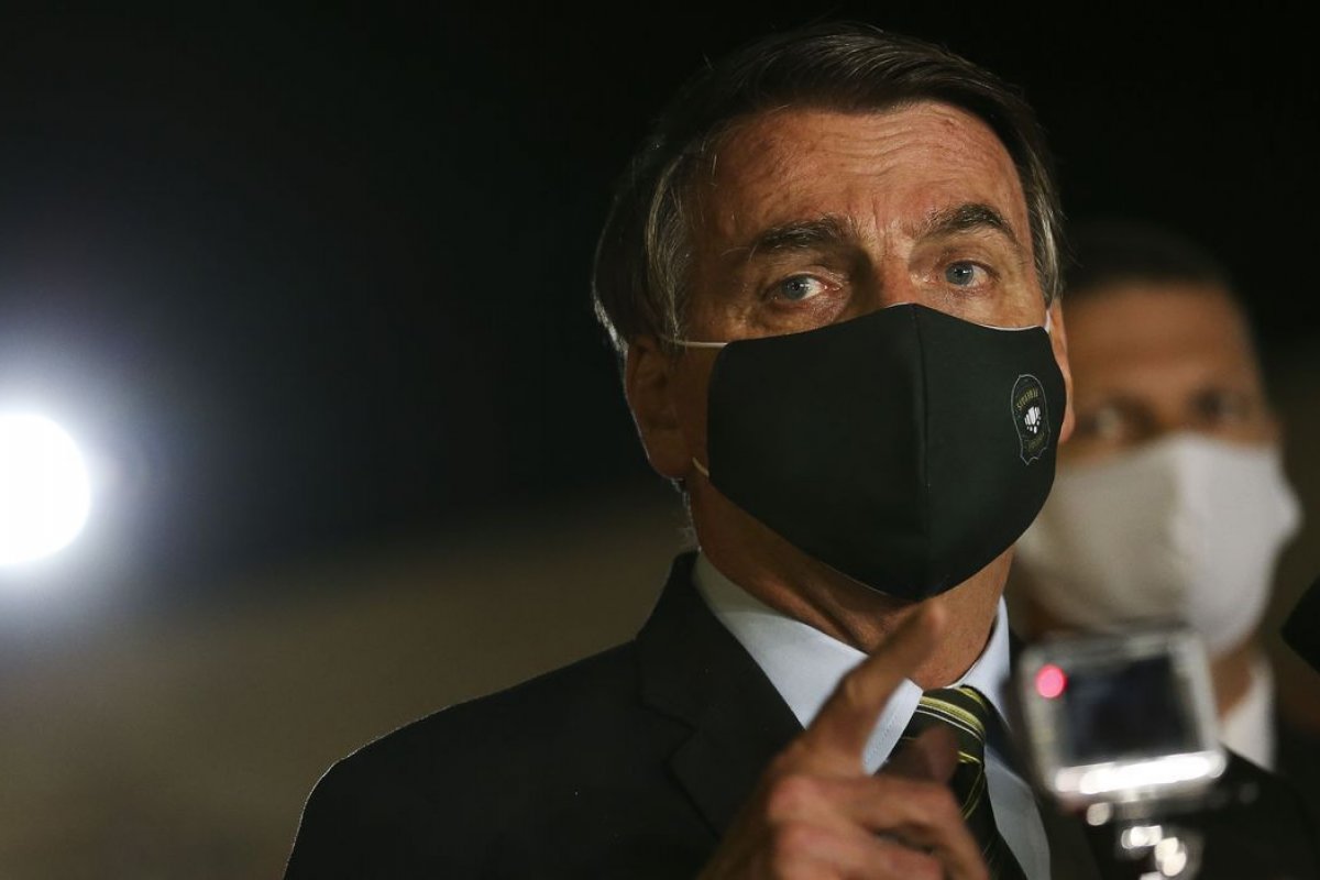 Lista de vetos à lei das máscaras é ampliado novamente por Bolsonaro 