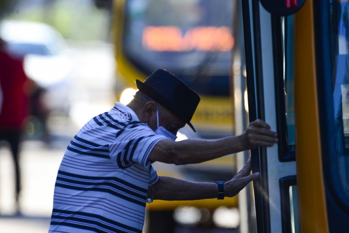 Pesquisa do Ipea afirma que restrições de mobilidade impactam população ocupada