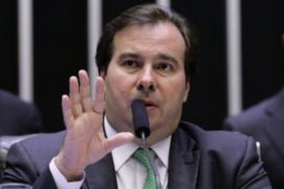 Maia diz que se diálogo não melhorar, governo vai ter 'muita dificuldade' em tocar agenda