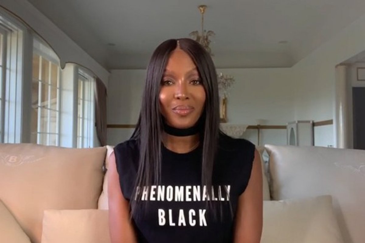 Naomi Campbell abre semana de moda de Paris com discurso sobre igualdade racial