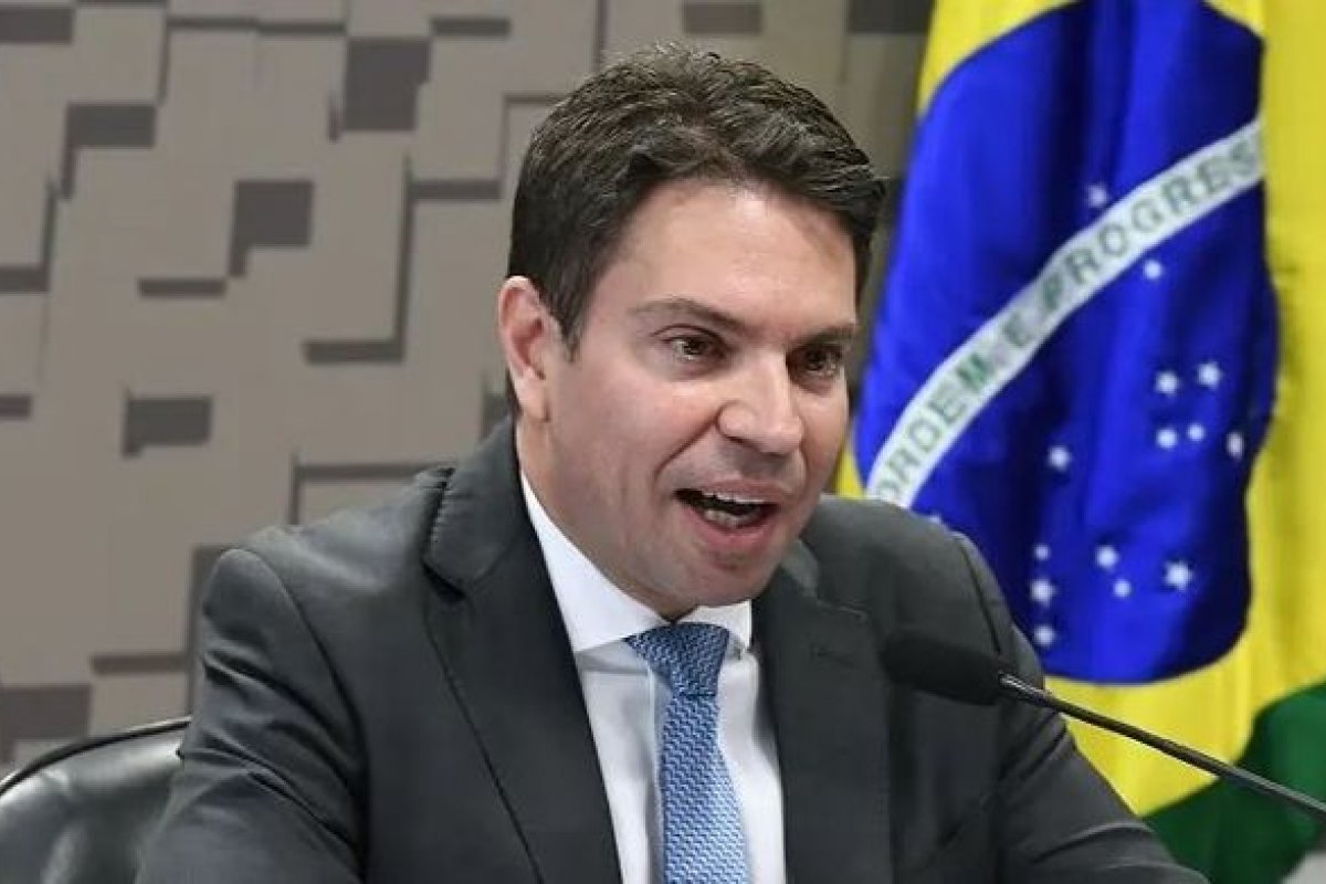 Alexandre de Moraes indefere pedido contra recondução de Ramagem à direção da Abin