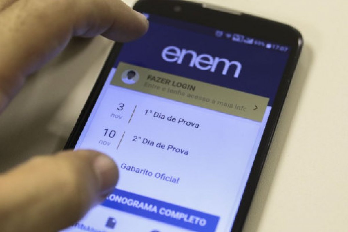 A cada quatro candidatos inscritos no Enem de 2019, três não possuem acesso à internet, diz Inep