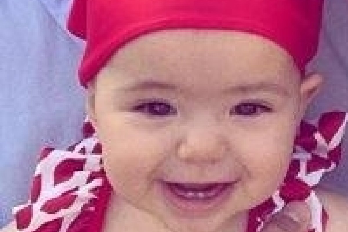 Filha de Sabrina Sato encanta a internet ao mostrar seus primeiros dentinhos