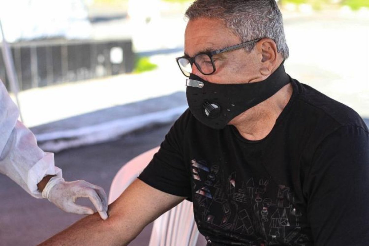 Atletas e presidente do Vitória realizam testes para o coronavírus