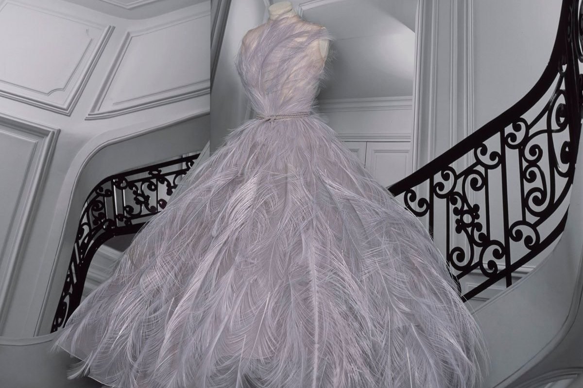 Dior apresenta coleção inspirada no "Théatre de la Mode"