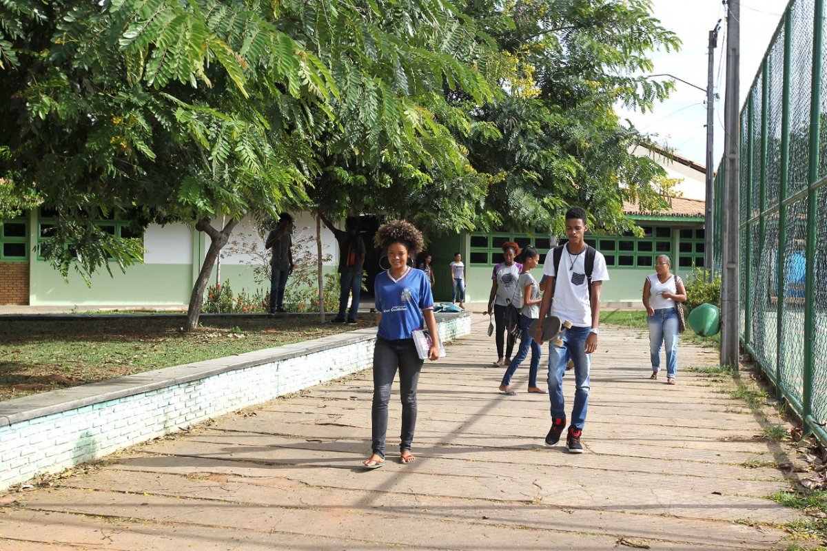 "Não estamos numa fase favorável", afirma Rui Costa sobre possibilidade de retorno das aulas presenciais