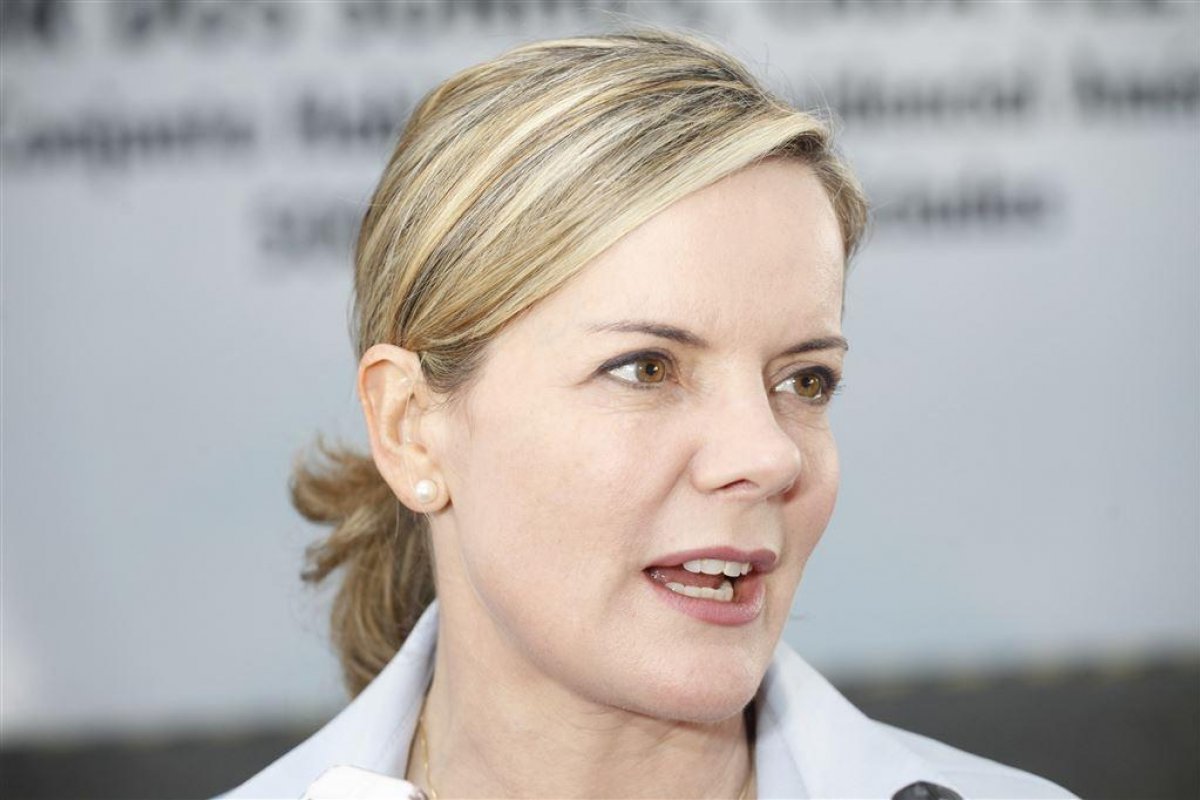 Gleisi Hoffman utiliza cota parlamentar para pagar empresa que faz disparo de mensagens em massa