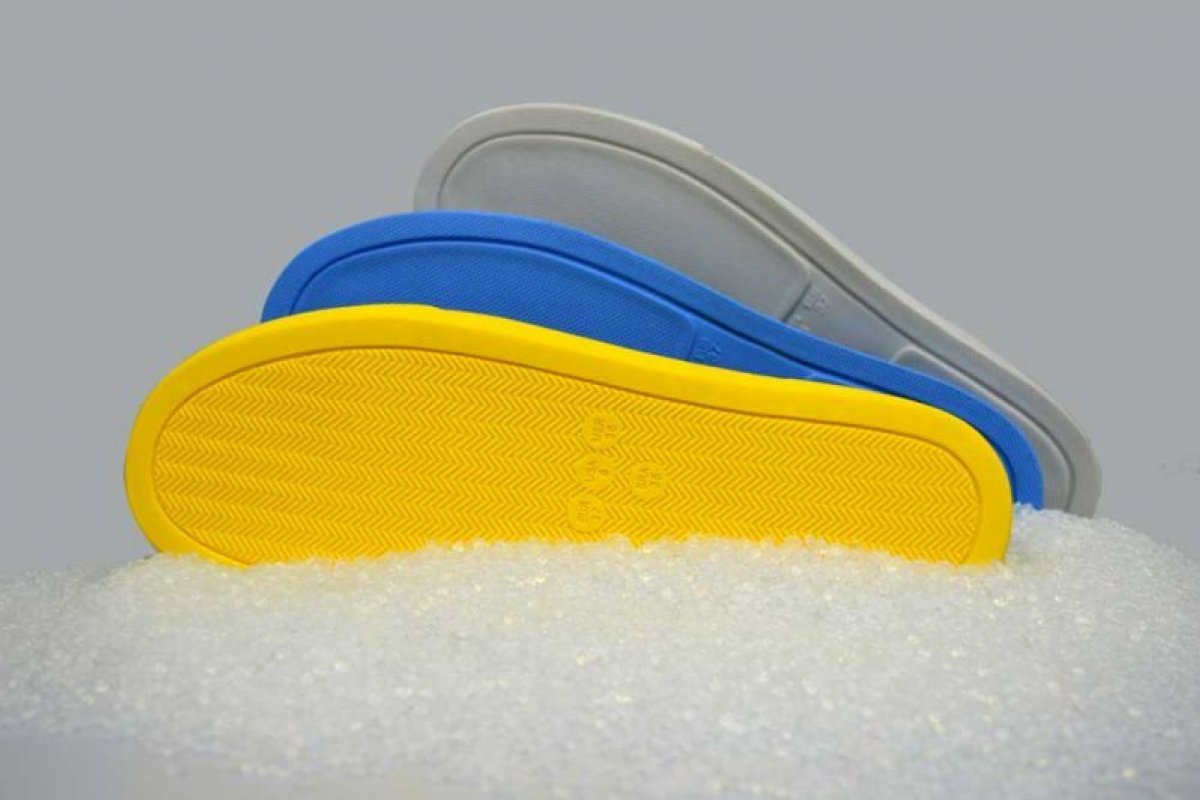 Empresa brasileira lança tecnologia antiviral para calçados