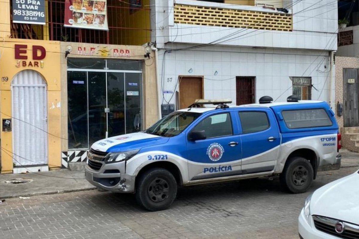 Homem morre após ser baleado e cair de uma altura de cinco metros em Salvador
