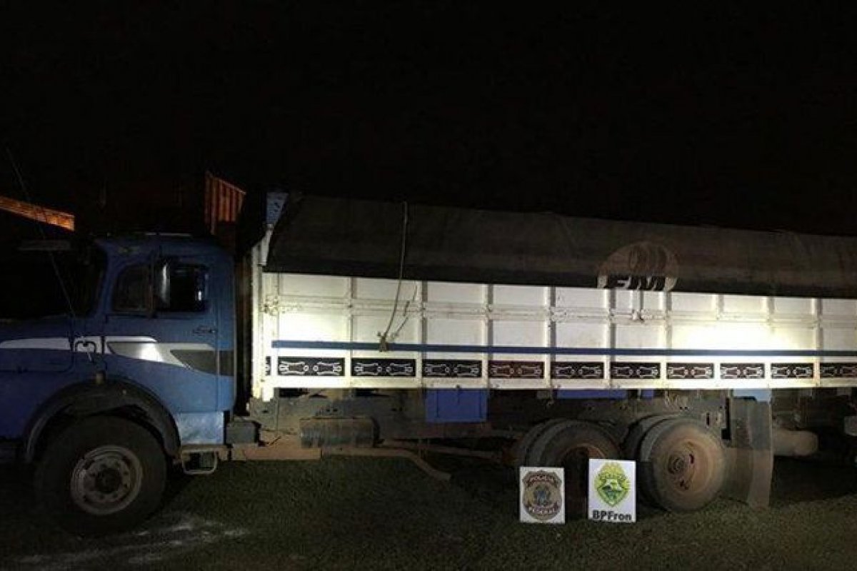 PF apreende grande quantidade de cigarros contrabandeados no Paraná