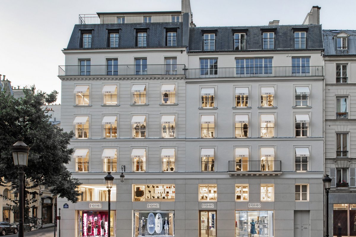 Em plena pandemia, Dior inaugura boutique XXL na rua Saint-Honoré em Paris
