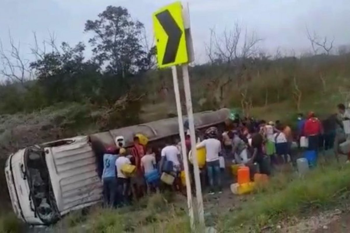 Cenas Fortes: Caminhão carregado de gasolina explode na Colômbia enquanto era saqueado