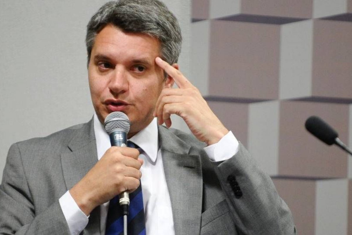 Ex-superintendente da PF no RJ é nomeado para cargo junto à Europol, na Holanda