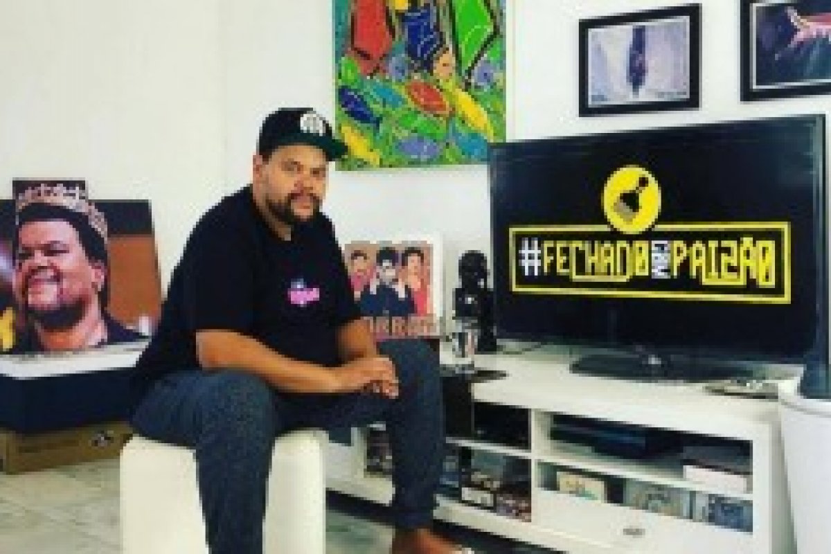 Nova vida: Babu Santana aluga casa de dois andares no RJ com muro de bambu e piscina