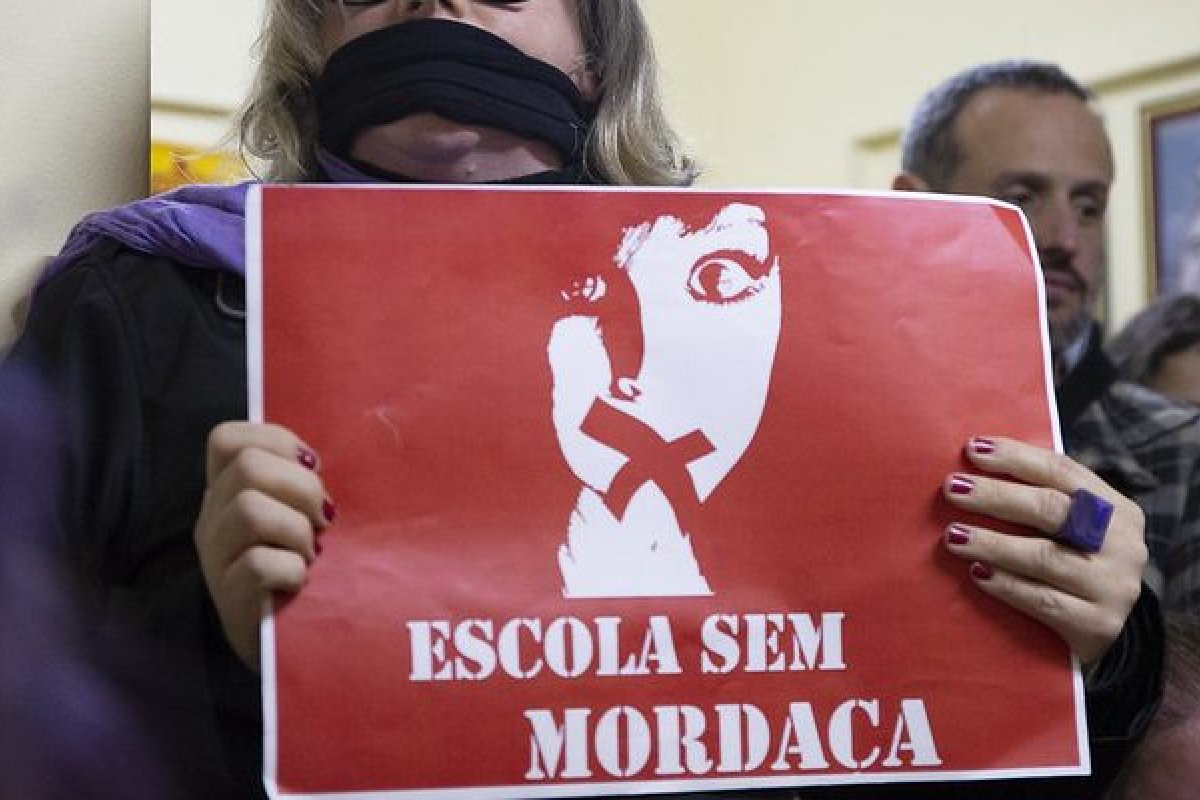 STF reafirma inconstitucionalidade do projeto Escola sem Partido