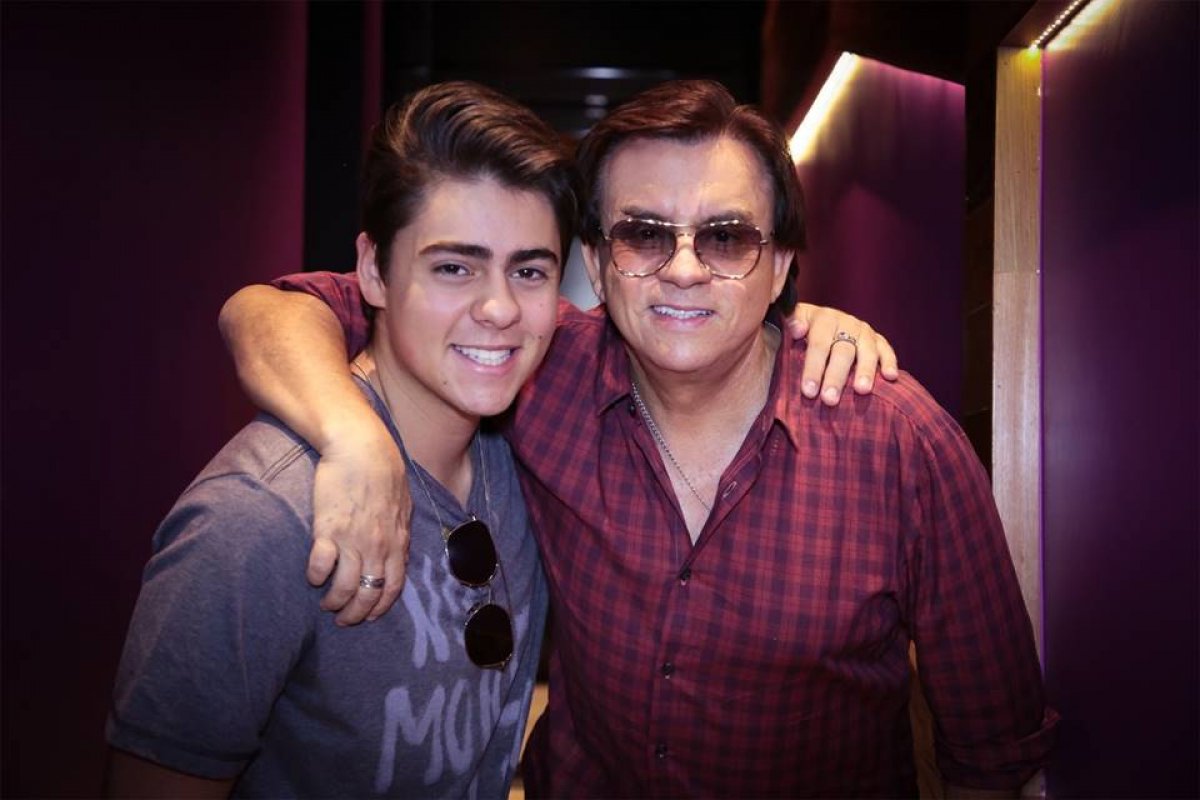 Filho de Chitãozinho lança carreira musical