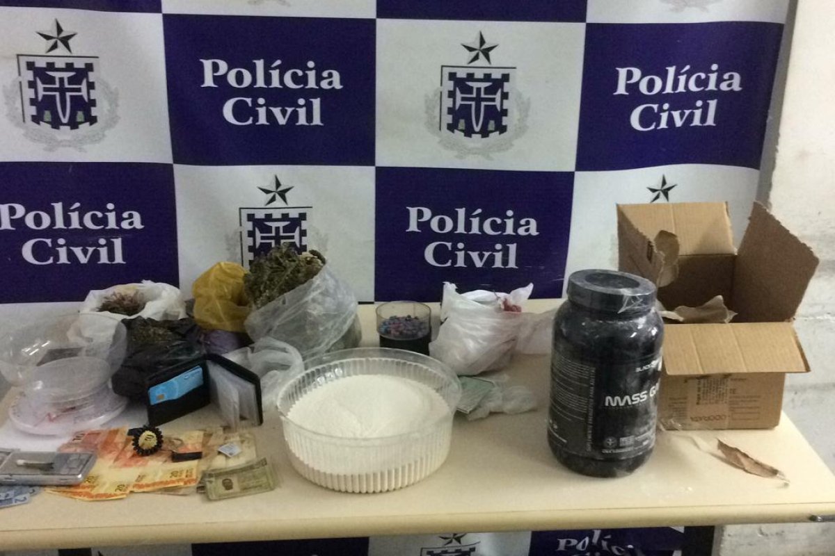 Homem é preso após vender drogas por correio