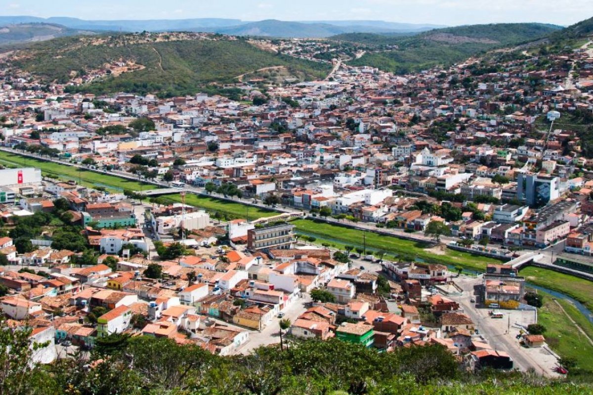 Covid-19: prefeitura de Jacobina adota toque de recolher após aumento no número de casos
