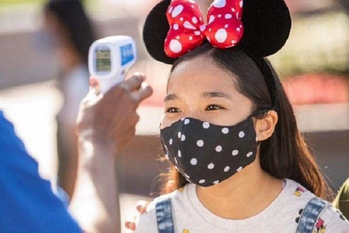 Com alta de casos de covid-19, parques da Disney reabrem na Flórida