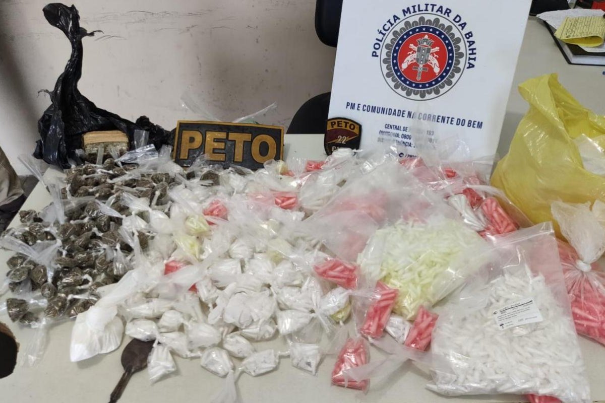 Mulher é presa em flagrante com quatro mil pinos de cocaína