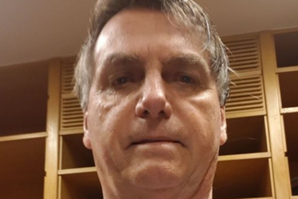 Bolsonaro comenta situação atual da economia em meio a pandemia