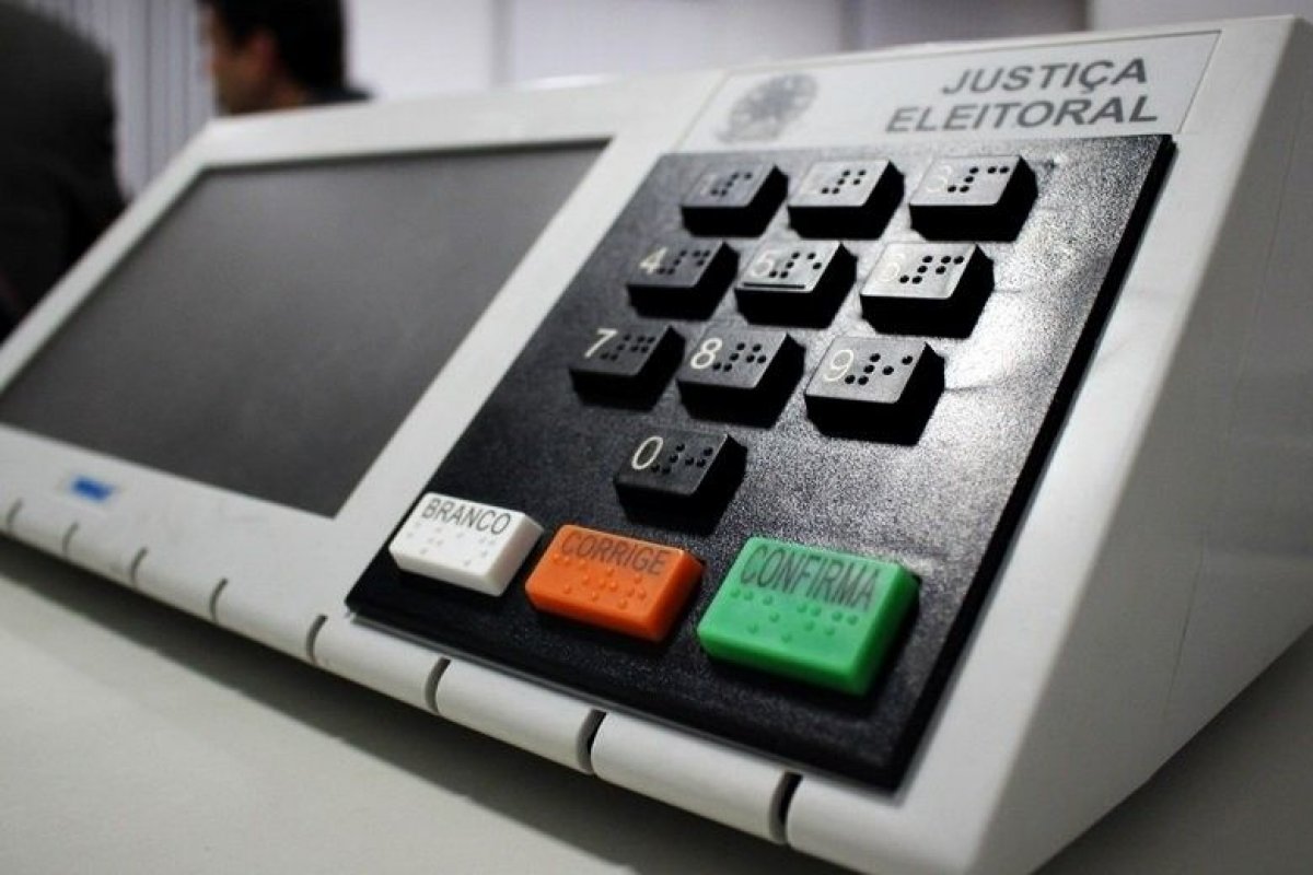 TSE não consegue comprar novas urnas para eleições em novembro