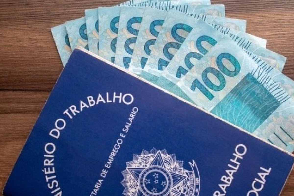 Fechamento de vagas formais atinge mais quem ganha até dois salários mínimos
