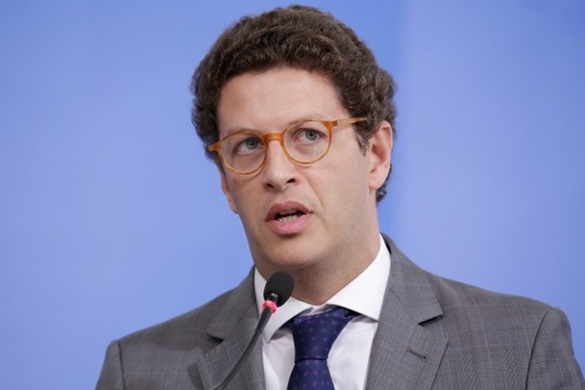 Ministro do Meio Ambiente diz que é necessário ir à Europa ouvir soluções para a Amazônia