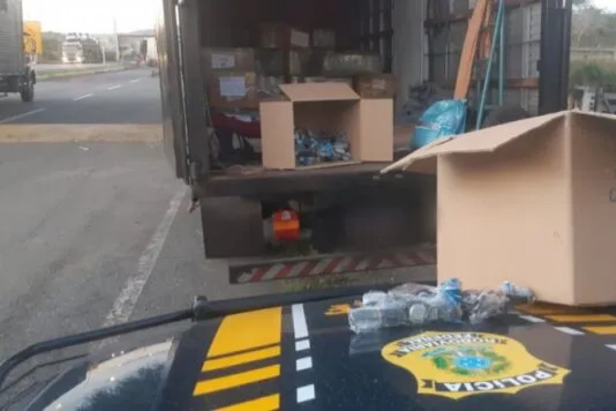 Carga de relógios falsificados é apreendida na BR-116, em Jequié