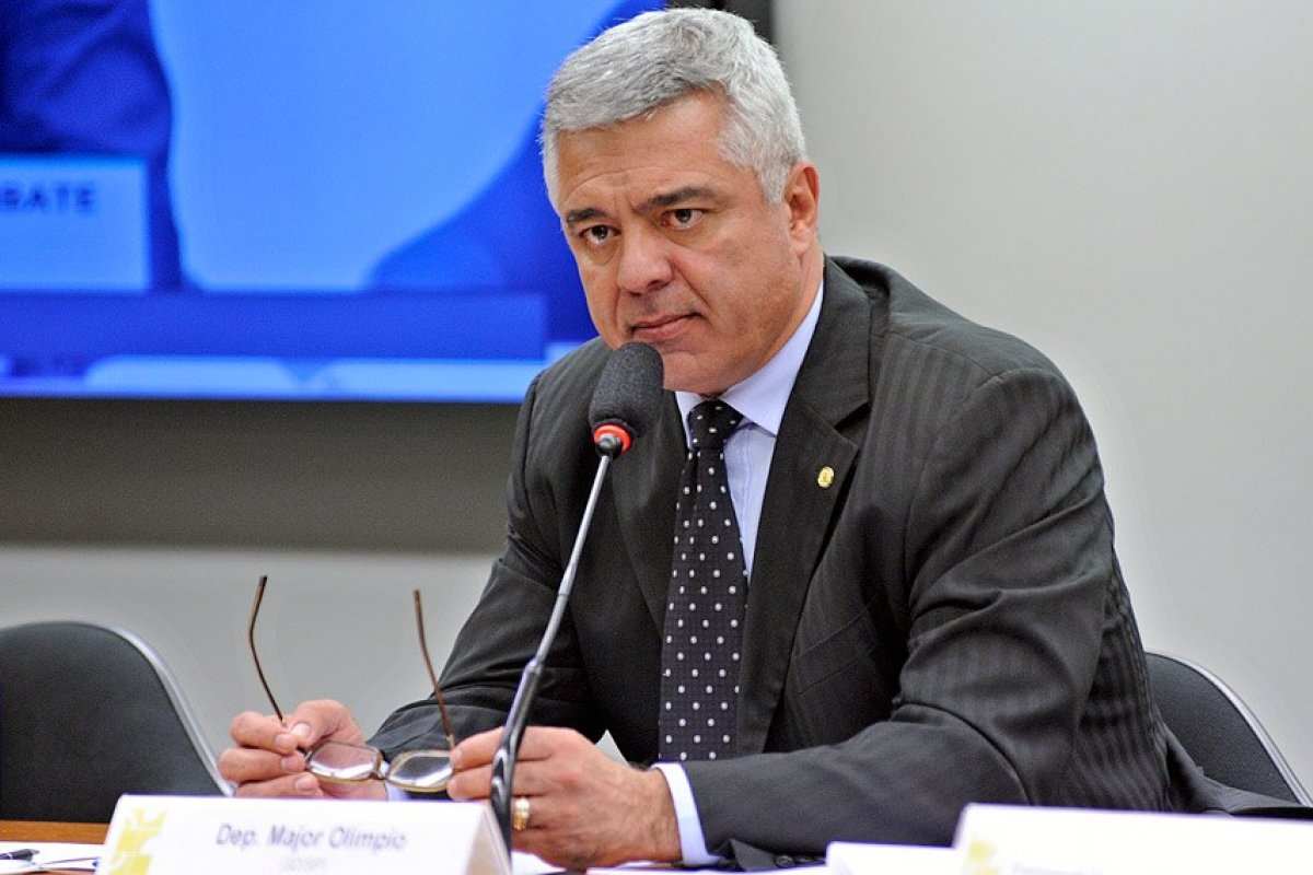 'Vou dar na sua cara', diz senador Olímpio em ameaça ao comandante Valadão; ouça