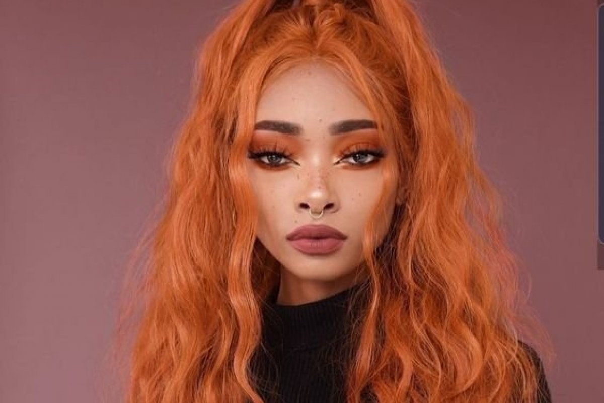 Monocromática: Que tal combinar a cor da maquiagem e do cabelo?!