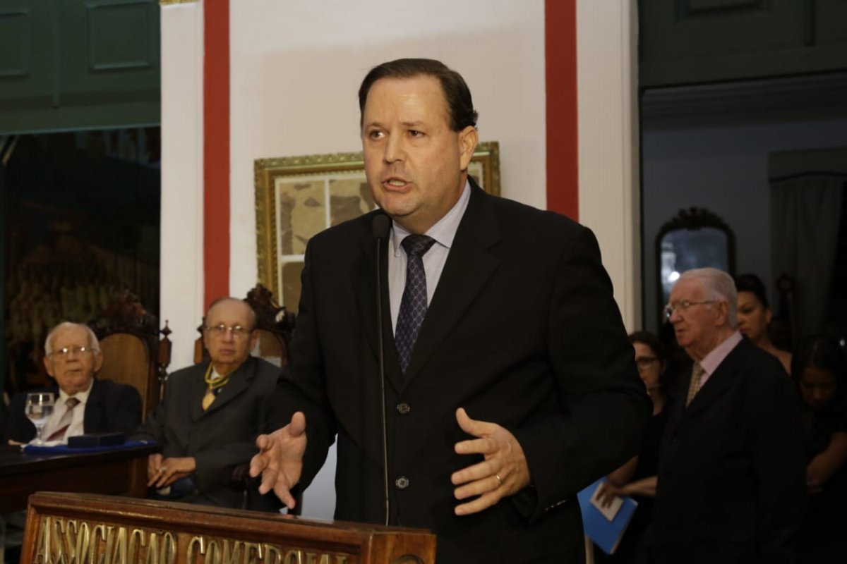 Noite de segunda-feira (15) é marcada pela posse da nova diretoria da Associação Comercial da Bahia