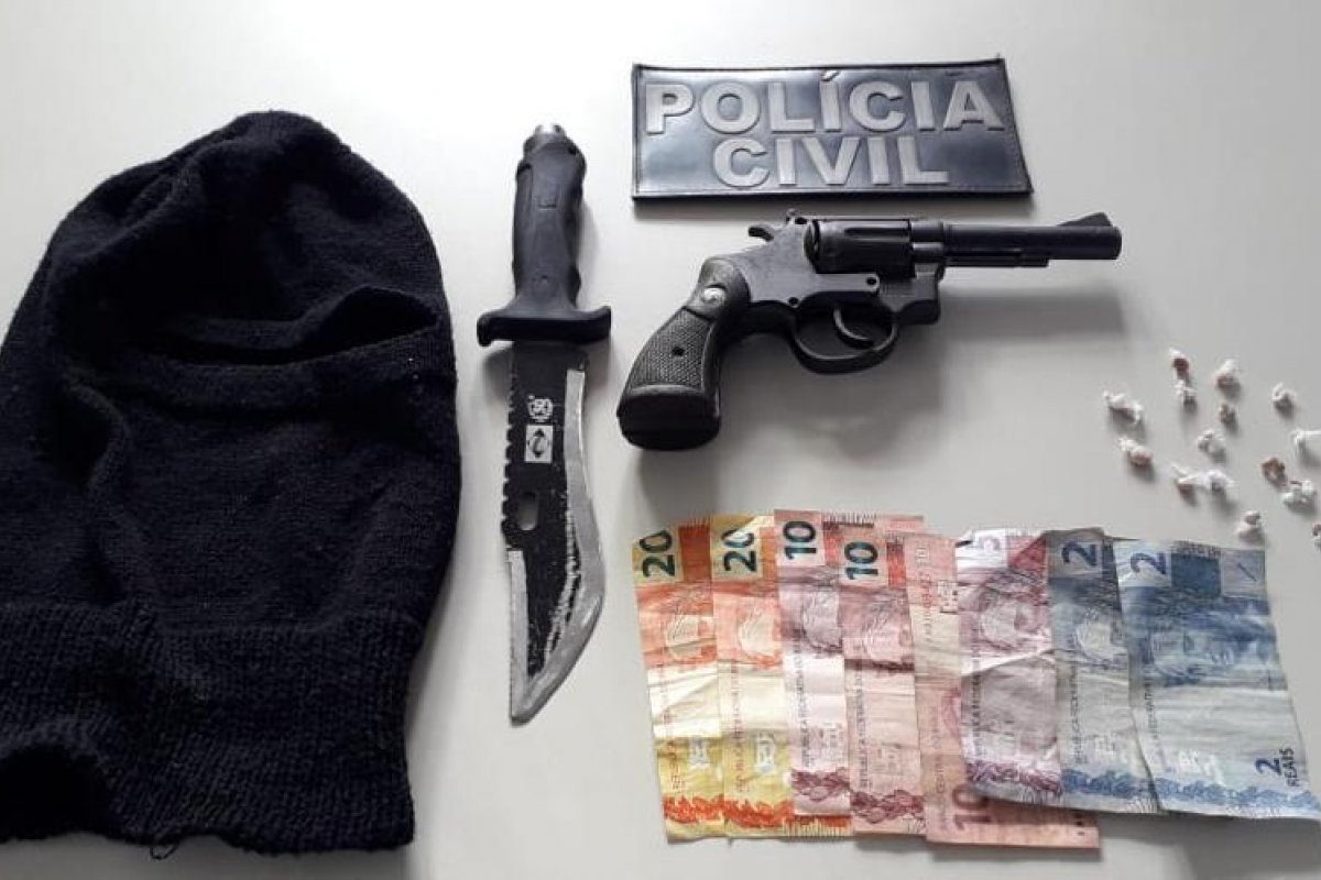 Quatro suspeitos de homicídios são presos em Teixeira de Freitas, na Bahia