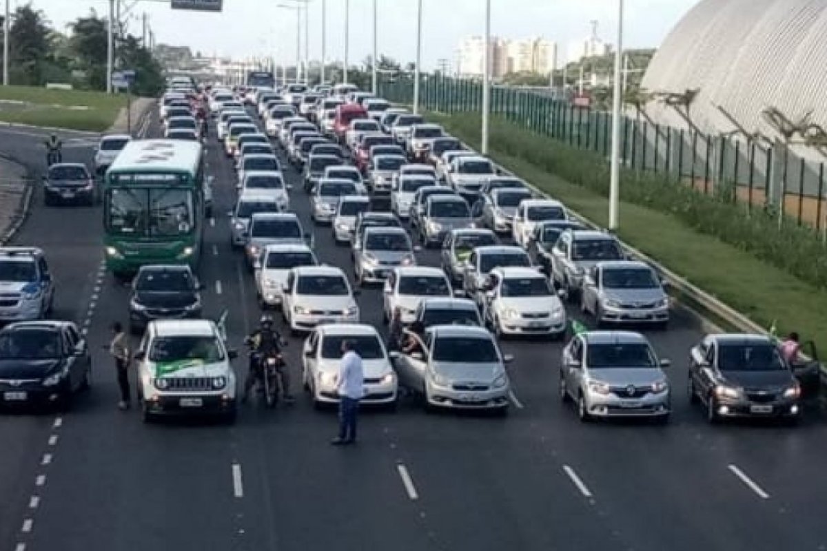 Motoristas por aplicativo organizam carreata para quinta-feira (16), em Salvador