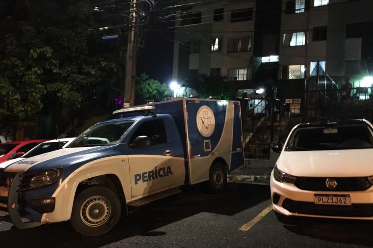 Policial militar e esposa são encontrados mortos dentro de casa