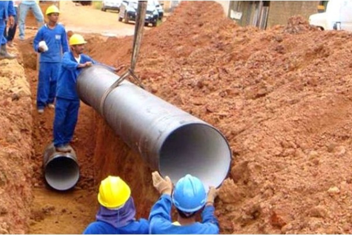 Com mais de dez vetos, Bolsonaro sanciona marco legal do saneamento básico