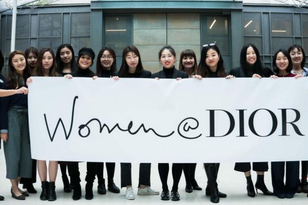 Dior e UNESCO se unem para oferecer mentoria para estudantes mulheres