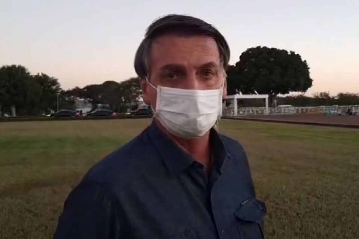 "No futuro, a história vai dizer quem estava certo" diz Bolsonaro sobre uso da cloroquina