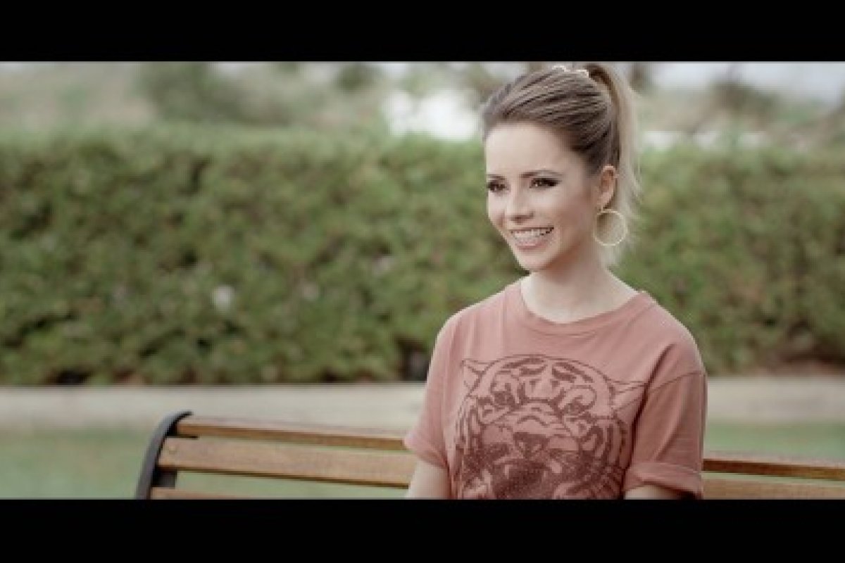 Sandy estará na trilha sonora brasileira do live action de 'Mulan'