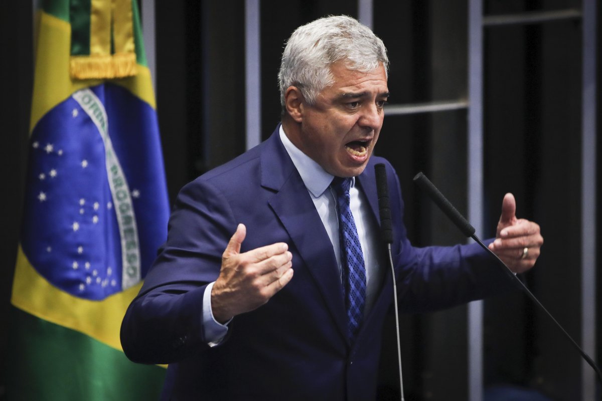 "No tranco e na porrada não vai mesmo", diz senador sobre início das discussões da reforma tributária na Câmara dos Deputados