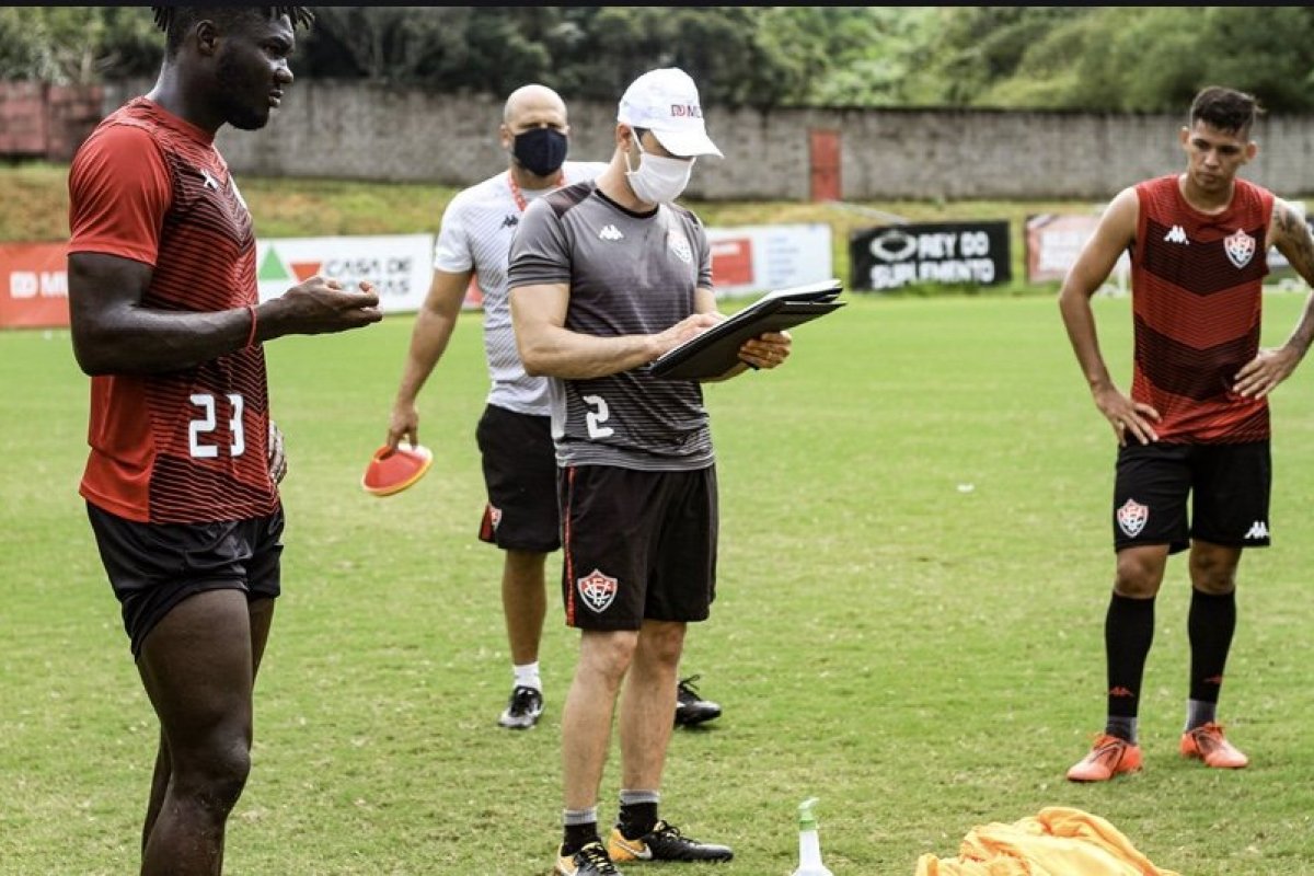 Com retorno de treinos, Vitória se prepara para enfrentar o Botafogo