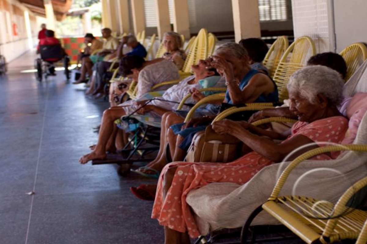 Abrigo para idosos receberão auxílio financeiro de até R$ 160 milhões durante a pandemia